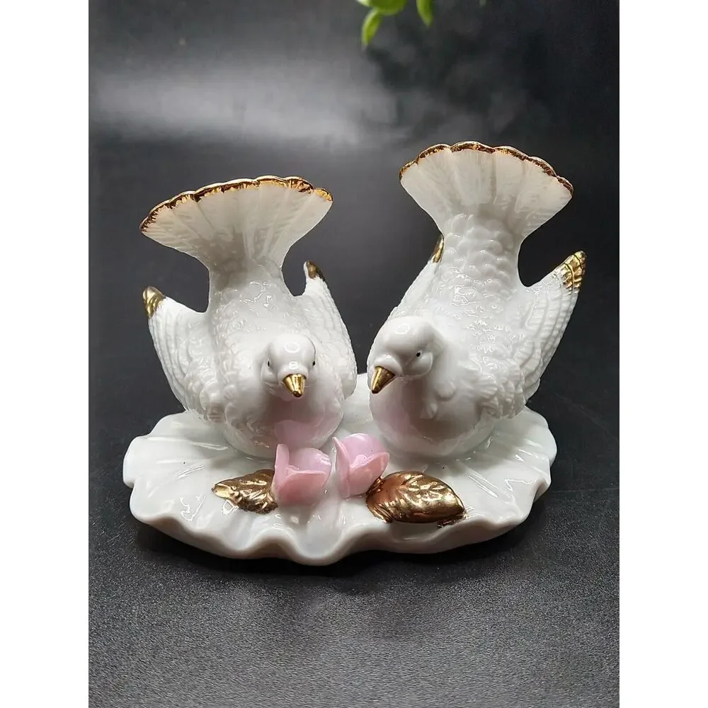 Lefton Fine China Turtle Doves Figurine 06303 Hand Painted Gold Tip 1987 Japan